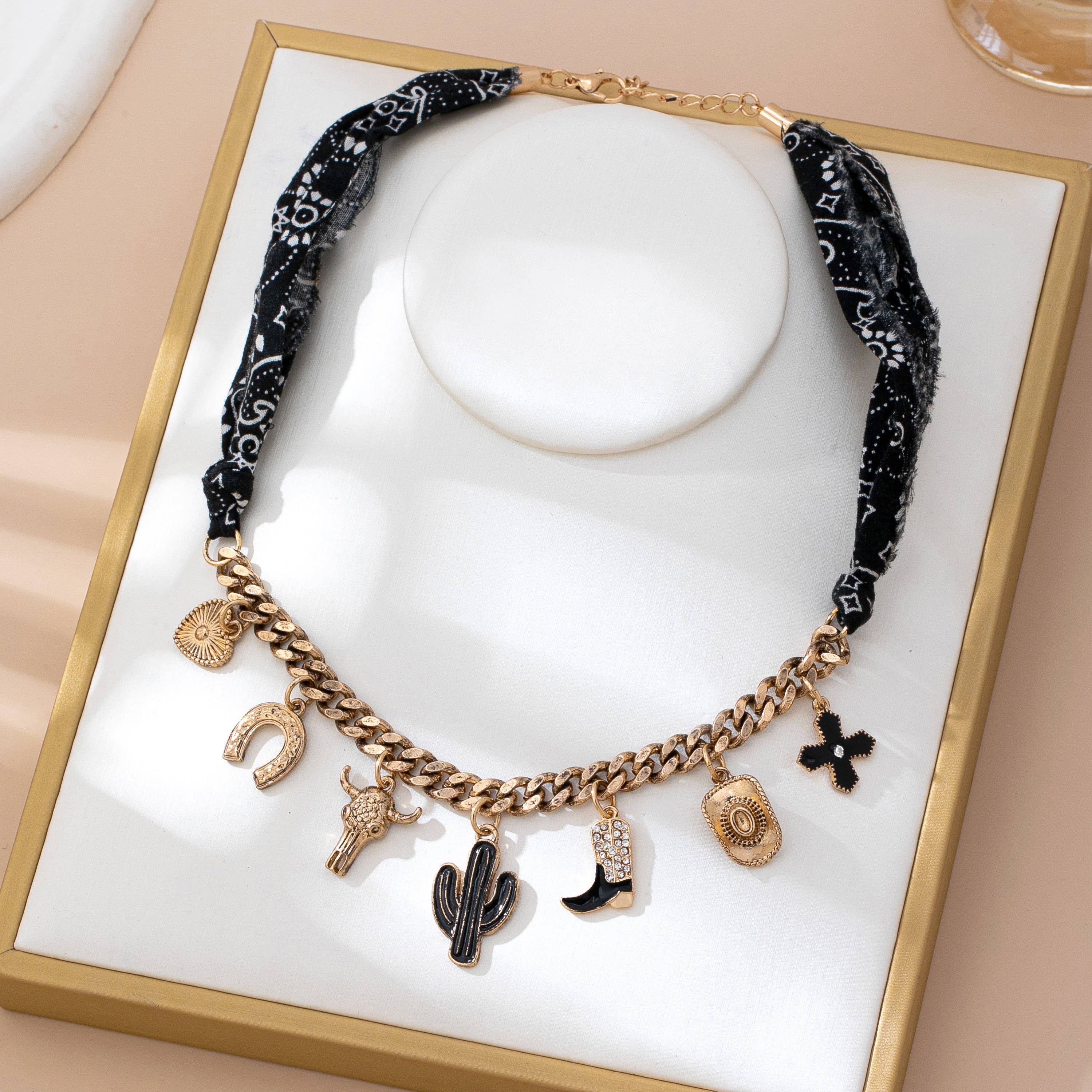 CHARM ANIMAL SCARF NECKLACE-WESTERN CROSS BOOT HAT |80N92703