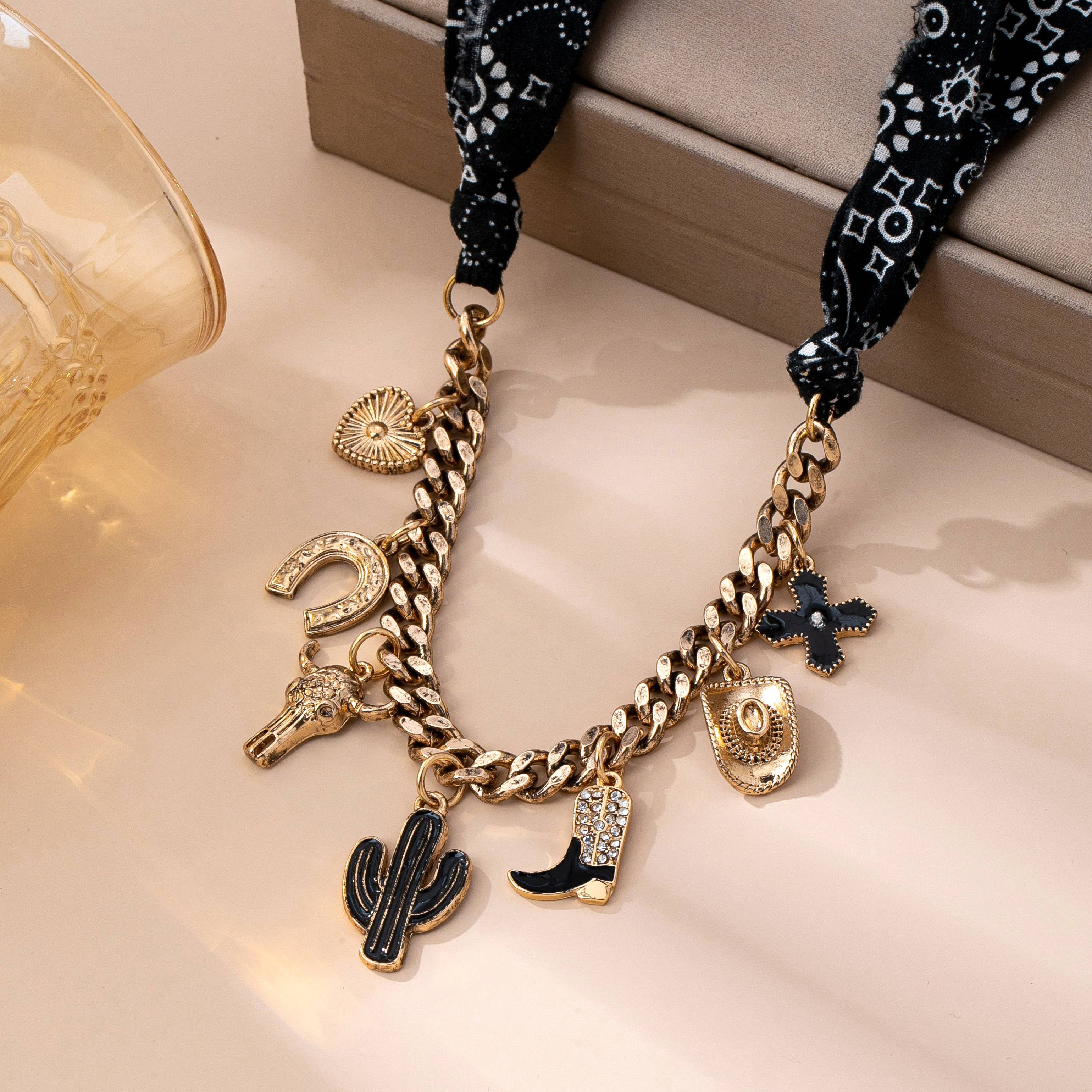 CHARM ANIMAL SCARF NECKLACE-WESTERN CROSS BOOT HAT |80N92703